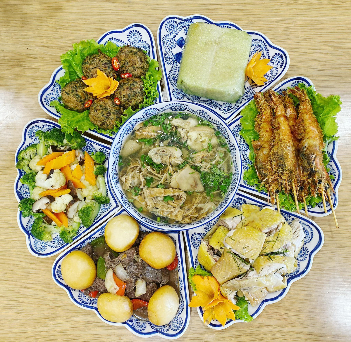 Mâm cúng này được mẹ đảm chia sẻ chuẩn bị trong 2 tiếng đồng hồ.