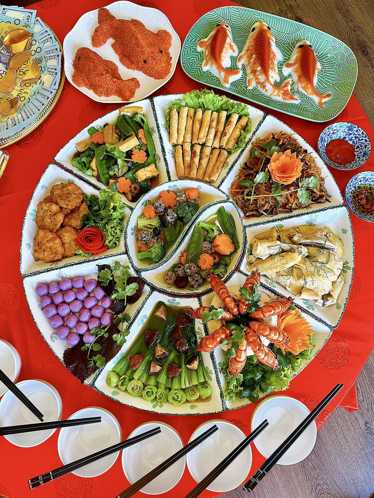 Những chiếc khuôn tạo hình xôi thành con cá những năm gần đây cũng rất được ưa chuộng.