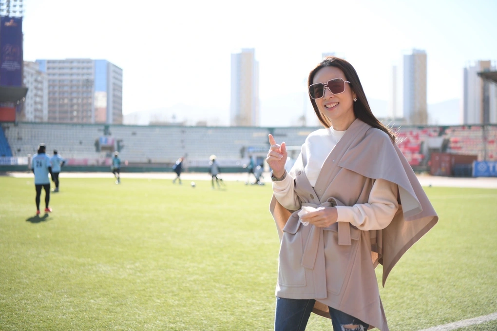 Không chỉ được chú ý về tình yêu với bóng đá lẫn tài năng kinh doanh, Madam Pang còn khiến công chúng phải trầm trồ khi vẫn giữ được nét tươi trẻ, vóc dáng thon gọn ở tuổi 58.