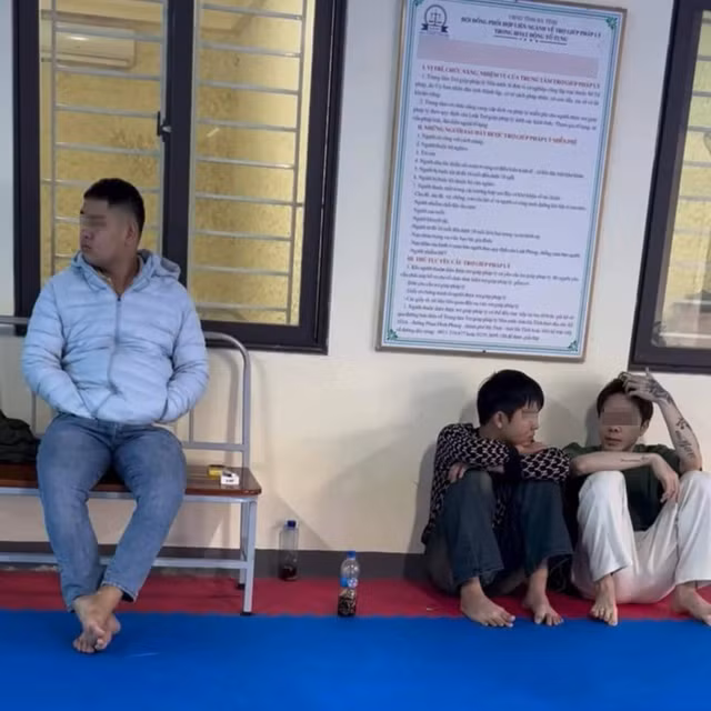 Mới đây, hình ảnh của cựu sao VCS - Phạm "Zeros" Minh Lộc xuất hiện ở một nơi khá giống cơ quan công quyền được chia sẻ trên mạng xã hội khiến nhiều người chú ý. Nhiều thông tin cho rằng anh chàng game thủ này có vẻ vứa vường vào vòng lao lý.