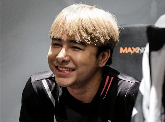 "Lắm tài nhiều tật", ngông nghênh và thiếu suy nghĩ là những gì mà nhiều người nhắc đến khi nói về Zeros.