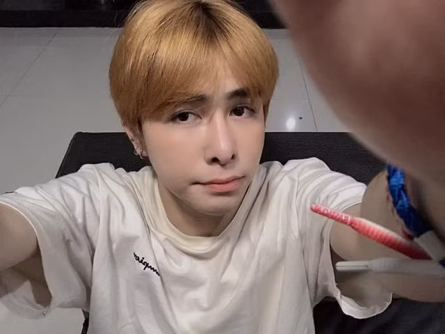 Thông tin anh bị khởi tố khiến nhiều fan của cựu tuyển thủ vô cùng thất vọng: "Theo dõi bao nhiêu lâu nay, cứ tưởng thay đổi rồi không ngờ", "lành ít dữ nhiều rồi", "đang livestream bao nhiêu người ủng hộ lại bày ra cái trò đỏ đen".