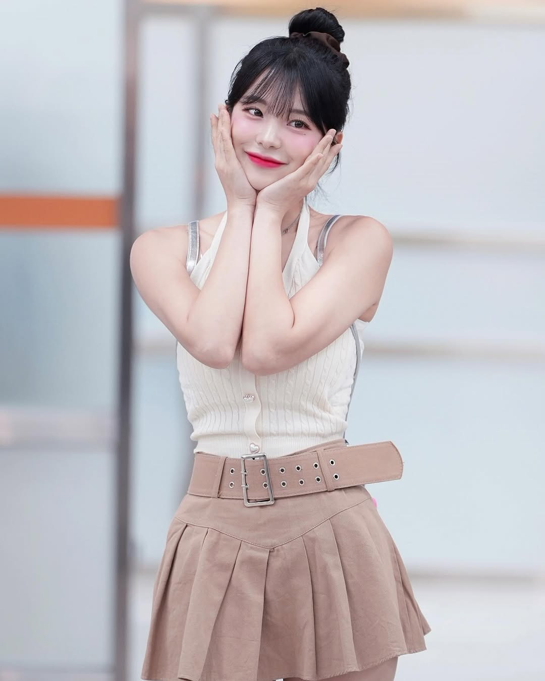 Hot girl người Hàn Quốc có vòng eo săn chắc nhờ tập múa bụng từ nhỏ.