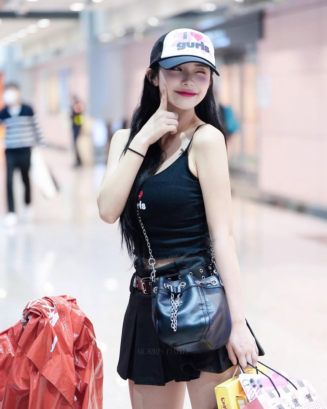 Những khoảnh khắc đáng yêu của cô thường xuyên được khán giả chụp lại và chia sẻ lên diễn đàn.