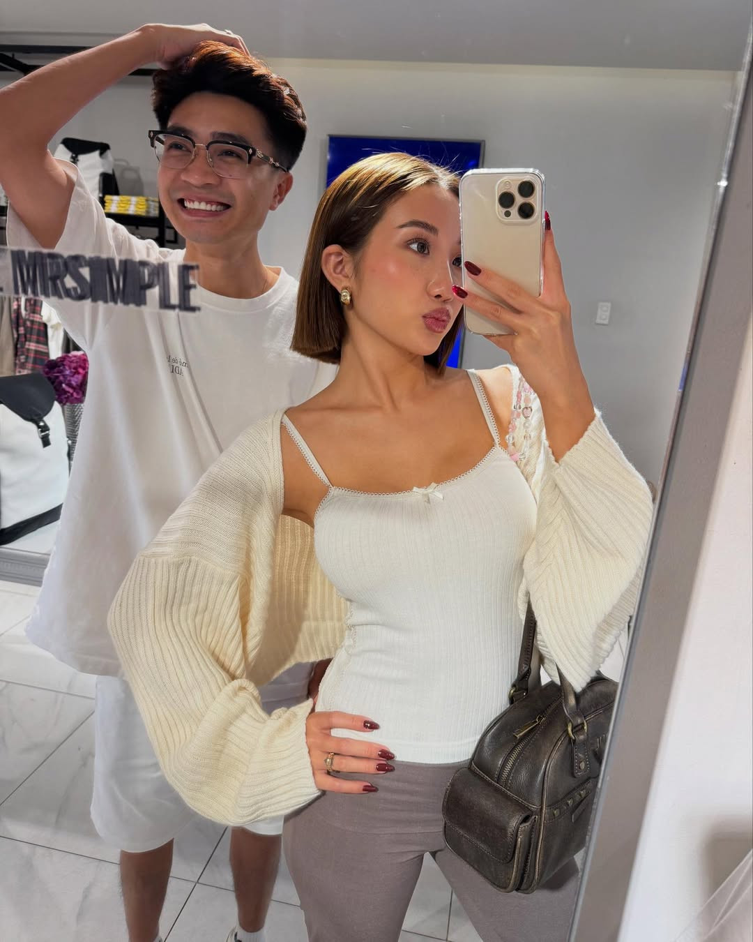 Sau khi lấy chồng, cô nàng được tự do theo đuổi phong cách mình muốn. Huyền 2k4 vẫn theo hình tượng gợi cảm cùng lối trang điểm thiên phương Tây.