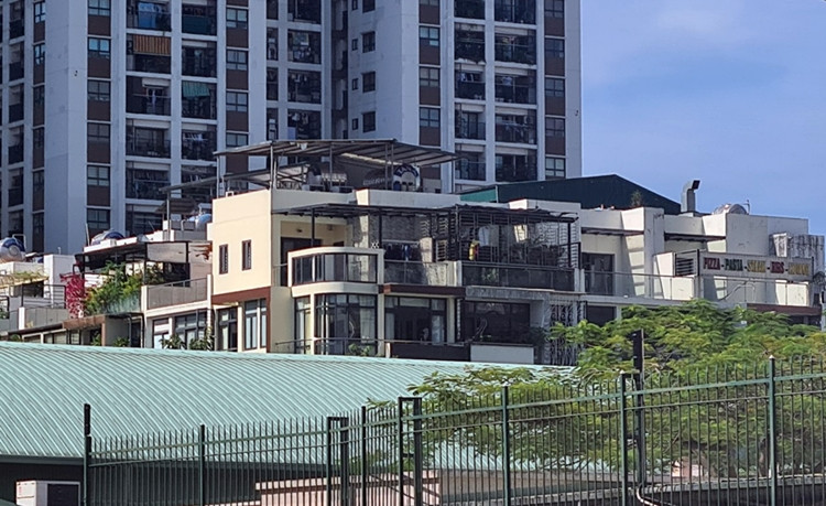 Hình ảnh "chuồng cọp" quây kín trên các Shophouse HD Mon City "triệu đô".