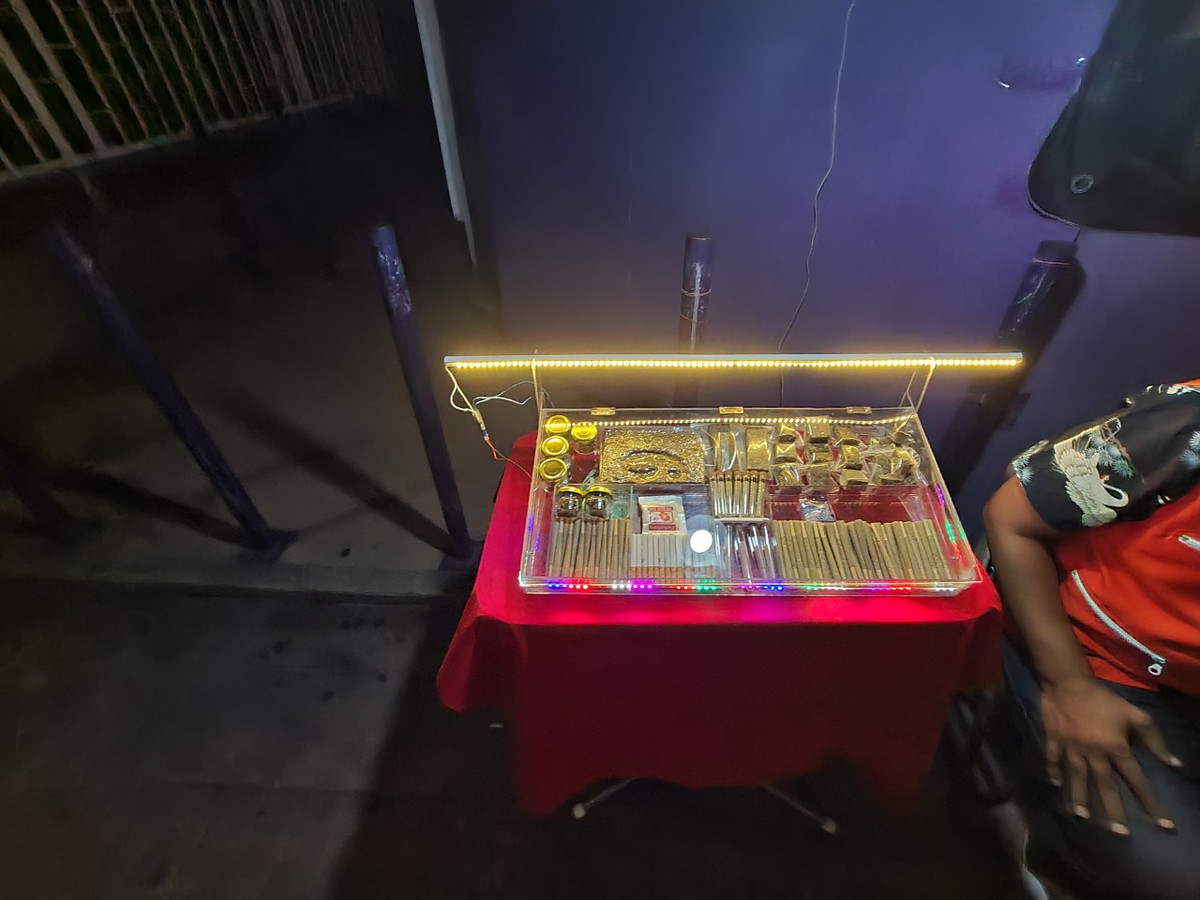 Tại khu chợ đêm thành phố Pattaya, cần sa cũng được bày bán “nhan nhản”.