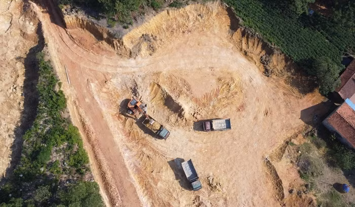 Bai 4 - “Dat tac” ngang nhien xe doi, khoet nui o xa Thanh Cong, Thai Nguyen: 