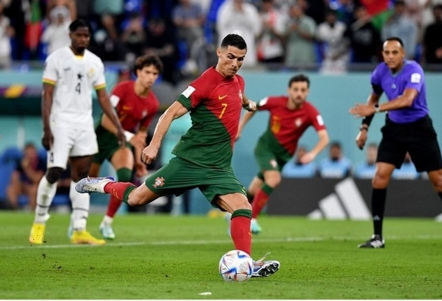 Ngoai Ronaldo Bo Dao Nha van con “chia khoa vang” loi hai
