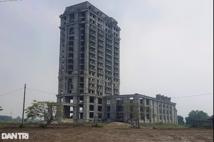 Trong khi đó ông Trần Ngọc Chi - Trưởng phòng Kinh tế và Hạ tầng huyện Gia Viễn (Ninh Bình) cho biết, năm 2019, Chủ tịch UBND huyện đã ra quyết định xử phạt vi phạm hành chính đối với Công ty Thành Thắng do ông Đỗ Văn Tiến làm Tổng giám đốc, số tiền 30 triệu đồng. (Ảnh: Dân Trí).