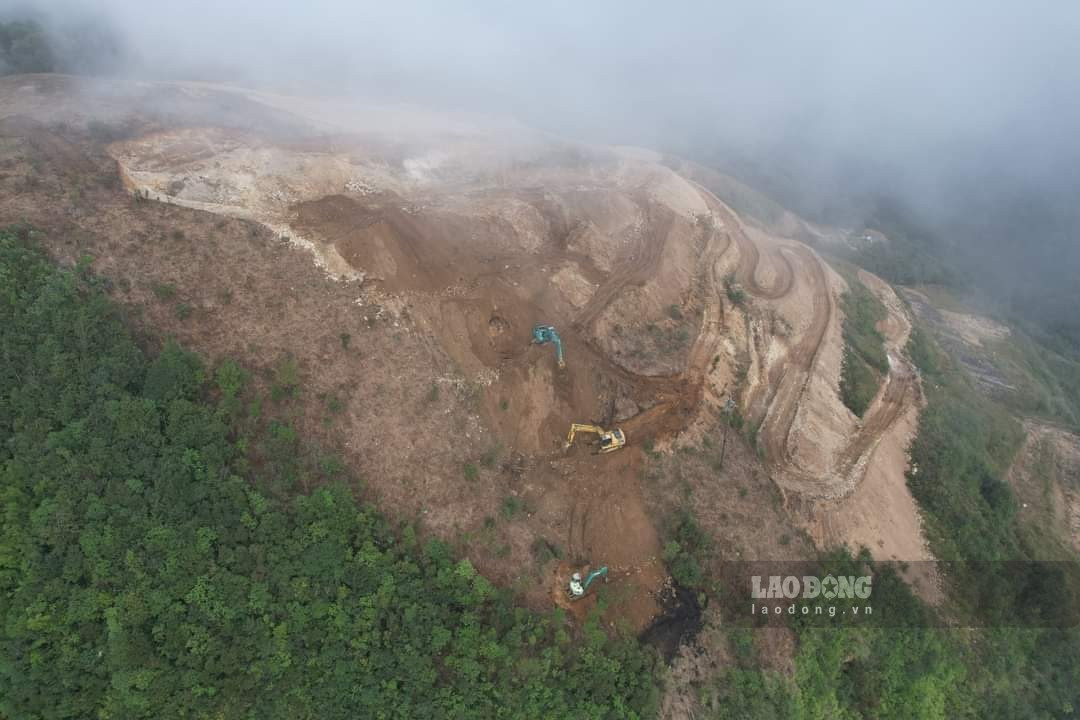 Bắt đầu từ tháng 4/2022, Công ty Pusamcap Lai Châu triển khai giai đoạn hai xây dựng các căn Bungalow nghỉ dưỡng và các hạng mục phụ trợ phục vụ khách du lịch tham quan và vui chơi giải trí. (Ảnh: Lao Động).