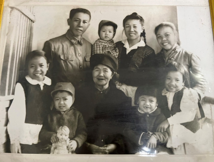 Thieu tuong, Giao su Bui Phan Ky: 