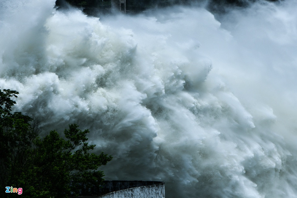 Với dung tích 9 tỉ m3, thủy điện Hòa Bình đã giúp vùng đồng bằng Bắc Bộ cơ bản không còn xảy ra tình trạng ngập lụt. Ảnh: Zing.