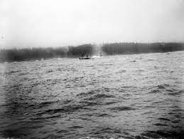 Theo các ghi chép, con tàu S.S. Valencia gặp nạn vào ngày 22/1/1906 khi nó đang di chuyển gần đảo Vancouver, tỉnh British Columbia, Canada.