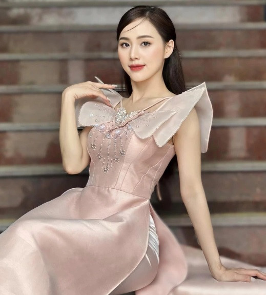 Minh Thu tốt nghiệp Đại học Sân khấu Điện ảnh Hà Nội, hiện công tác tại Nhà hát Kịch Việt Nam. Nữ diễn viên (SN 1996) học cùng khóa với loạt gương mặt nổi bật của màn ảnh nhỏ hiện nay như Lương Thanh, Việt Hoa, Anh Đào, Tố Uyên, Quang Trọng… (Ảnh: Facebook nhân vật).