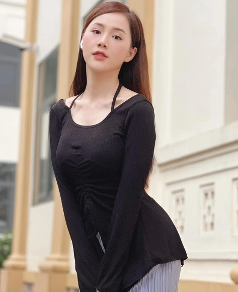 Trước "Nơi giấc mơ tìm về", Minh Thu từng tham gia một số vai diễn phụ trong "Hoa hồng trên ngực trái", "Hồ sơ cá sấu", "Hương vị tình thân"… Vai diễn Hải "quạt" trong bộ phim "Phố trong làng" là dấu ấn đưa Minh Thu đến gần hơn với khán giả (Ảnh: Facebook nhân vật).