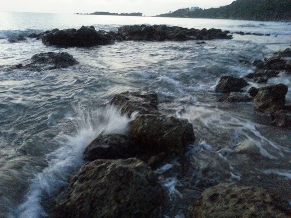 Trong giai đoạn cuối của cuộc chiến giữa Athens và Liên đoàn Peloponnesian, một trận động đất xảy ra ở khu vực dọc theo bờ biển phía tây Hy Lạp. Hậu quả là một phần thành phố Pheia chìm xuống biển Địa Trung Hải.