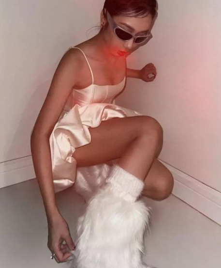 Con gai My Linh ngay cang tao bao, treo len bep tao dang-Hinh-5