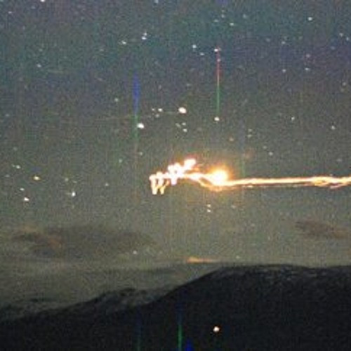 Cũng có không ít lần những ngọn đèn "ma chơi" dịch chuyển rất nhanh qua thung lũng Hessdalen và biến mất chỉ sau vài giây xuất hiện. Một số ngọn đèn "ma chơi" khiến người dân địa phương giật mình khi có kích thước khá lớn, tương tương ô tô.