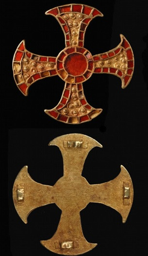 Sau khi đến Anh sinh sống, khẩu phần ăn của thiếu nữ trên giảm đáng kể. Nhóm nghiên cứu suy đoán việc thay đổi chế độ ăn xảy ra vào gần thời điểm tử vong của cô. Điều này có nghĩa thiếu nữ chỉ sống ở Anh trong một khoảng thời gian tương đối ngắn trước khi trút hơi thở cuối cùng khi 16 tuổi.