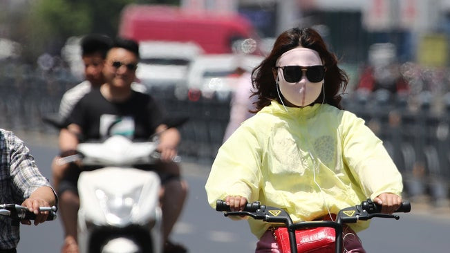 Trong khi đó, nhà khí tượng học Phần Lan Mika Rantanen cho rằng, đợt nắng nóng tăng vọt từ đầu tháng 6 năm nay đến nay là “bất thường”. Ông “khá chắc chắn” rằng nó sẽ dẫn đến một tháng 6 có mức nhiệt nắng nóng kỷ lục.