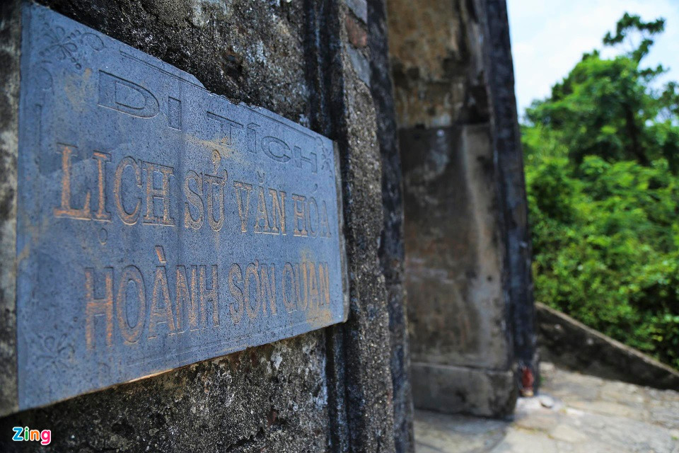 Do chưa thể giải quyết tranh chấp Hoành Sơn Quan thuộc sự quản lý của tỉnh nào nên đến nay hùng quan vô tình bị chia làm hai. Phần phía Bắc của Hoành Sơn quan do tỉnh Hà Tĩnh quản lý trong khi phần phía Nam thuộc sự quản lý của tỉnh Quảng Bình. Ảnh: Zing.