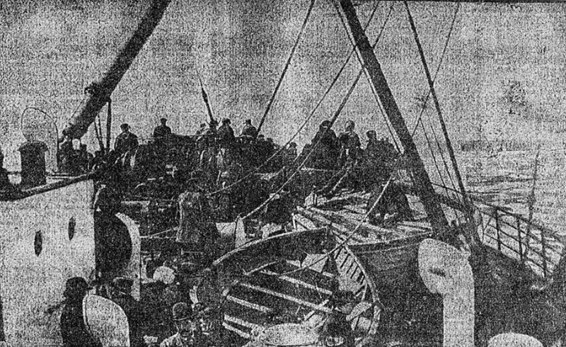 Đồng thời, thuyền trưởng Arthur yêu cầu các thành viên thủy thủ đoạn chuẩn bị sẵn sàng các thuyền cứu hộ, mở các đường lên tàu, đồng thời lắp đặt đèn điện dọc theo mạn tàu để những người sống sót có thể nhìn thấy nó từ xa. Ông cũng cho người chuẩn bị quần áo ấm, thức ăn, nước uống...