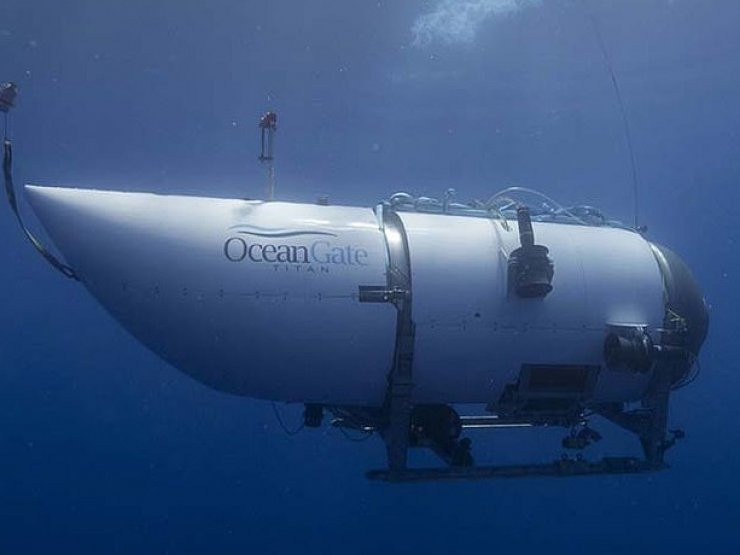 Ông Lochridge còn đề nghị OceanGate đánh giá tàu lặn Titan thông qua cơ quan chuyên môn như Cục Thuyền vận Mỹ. Thay vì giải quyết những lo ngại mà ông Lochridge nêu ra cũng như tìm cách khắc phục vấn đề và đảm bảo an toàn cho tàu Titan hoặc nhờ cơ quan chuyên môn đánh giá, OceanGate đã đuổi việc ông.