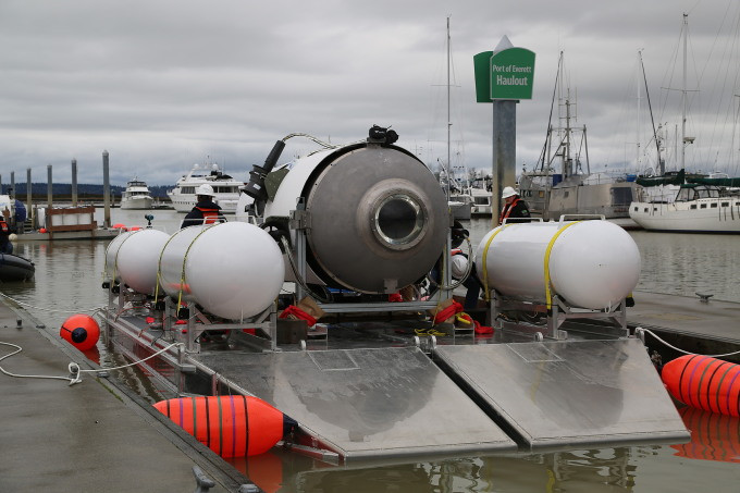Trong đơn phản tố, ông Lochridge cho biết bị OceanGate sa thải vào tháng 1/2018 sau khi nêu "những lo ngại nghiêm trọng về độ an toàn liên quan đến thiết kế chưa được thử nghiệm và kiểm chứng của tàu lặn Titan.