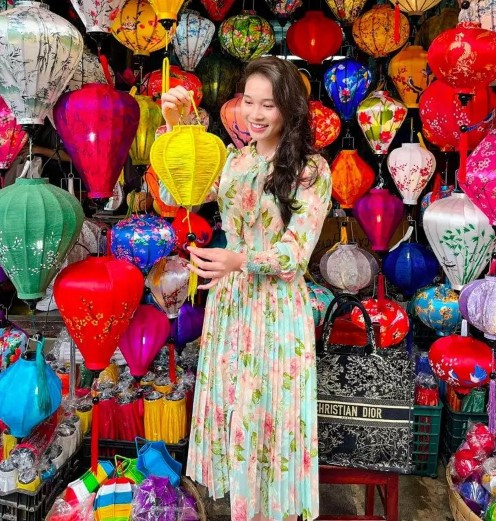 My nhan Viet o nha trong con 