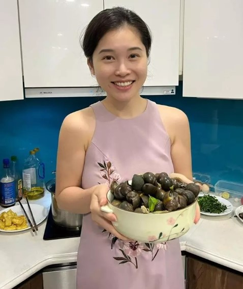 My nhan Viet o nha trong con 