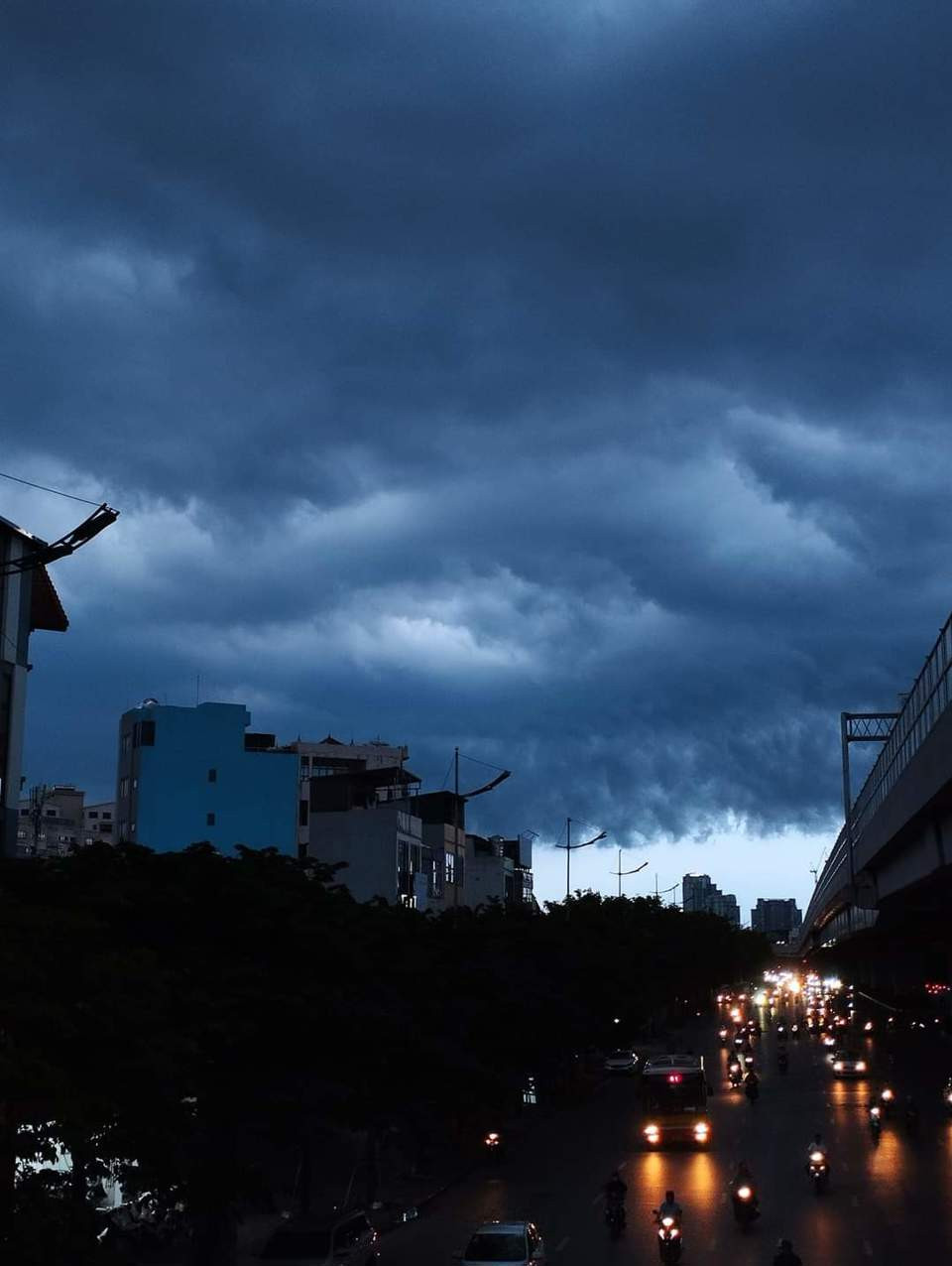 Canh bao mua lon cuc bo tai khu vuc noi thanh Ha Noi-Hinh-12