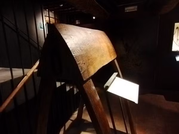 Do đó, phạm nhân bị tra tấn bằng ngựa gỗ sẽ phải chịu nỗi đau đớn kinh hoàng. Nhiều người muốn bị xử tử để có cái chết nhanh hơn là trải qua kiểu tra tấn hãi hùng này.