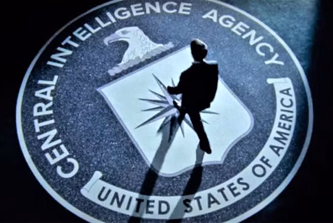 Tuy nhiên, sau khi xảy ra một vụ tai nạn xảy ra ở Winconsin, Mỹ ngừng cấp phép cho việc sử dụng chất khí này trong các cuộc thử nghiệm bóng bay chở người. Do đó, các chuyên gia CIA chuyển sang sử dụng khí hydro cho bóng bay.