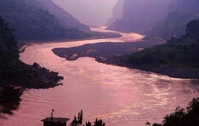 Sau một thời gian, nước sông Xích Thủy sẽ trở lại bình thường. Hiện tượng nước sông đổi màu đỏ chỉ diễn ra cho đến khi đất đá màu đỏ lắng xuống đáy.