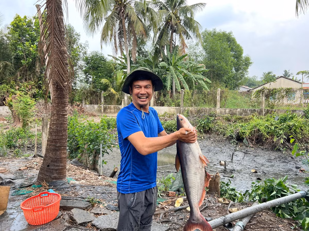 Tiet Cuong tuoi 50: 'Dai gia ngam' me lam nong