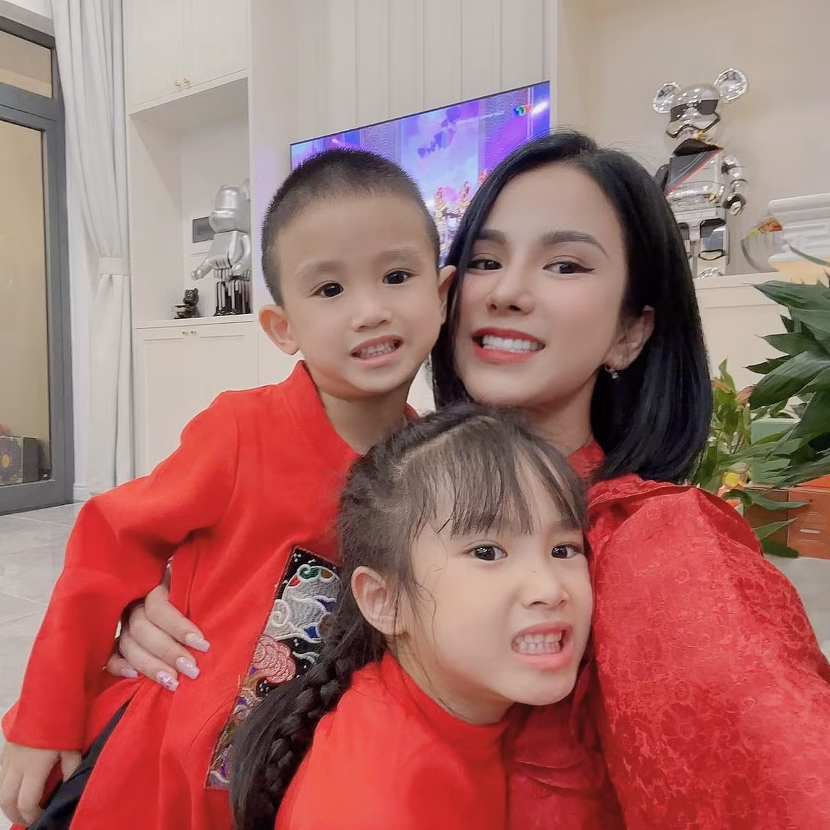 Diep Lam Anh sau ly hon: Nhan sac thang hang, duoc tang biet thu