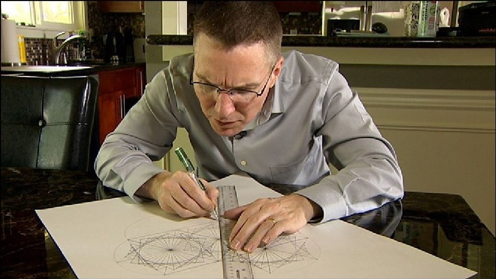 Từ một nhân viên bán đồ gỗ tại thành phố Tacoma, bang Washington, Mỹ, Jason Padgett sinh năm 1970 bất ngờ trở thành thiên tài toán học sau khi bị 2 tên cướp tấn công, đánh vào đầu dẫn đến bất tỉnh vào năm 2002. Sau khi được đưa vào bệnh viện điều trị và hồi phục, ông Jason đột nhiên nhìn thấy công thức toán học xuất hiện ở mọi nơi và có thể biến chúng thành các biểu đồ một cách dễ dàng.