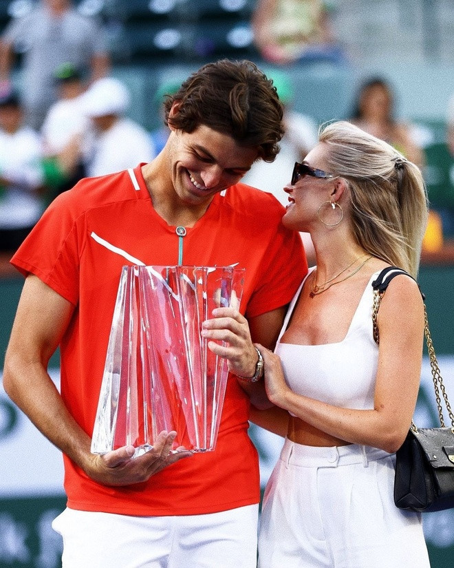 Ban gai tay vot Taylor Fritz dap tra khi bi che mac qua goi cam-Hinh-3