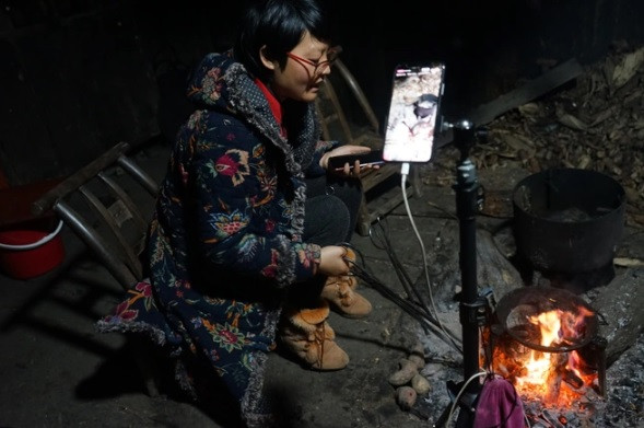 Những ngôi làng “cùng làm giàu” bởi ai cũng biết… livestream - Hình 4 Nhung ngoi lang “cung lam giau” boi ai cung biet… livestream-Hinh-4