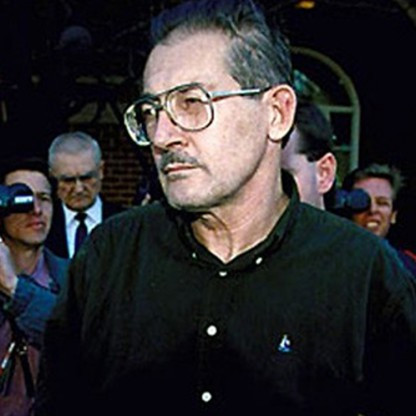 Tuy nhiên, CIA về sau phát hiện điệp viên Aldrich mua một ngôi nhà có giá hơn 540.000 USD ở Arlington, ô tô hiệu Jaguar có giá đến 50.000 USD và hóa đơn tiền điện thoại mỗi tháng khoảng 6.000 USD. Ông Aldrich tiêu xài khá nhiều trong khi lương hàng năm chỉ khoảng 60.000 USD.