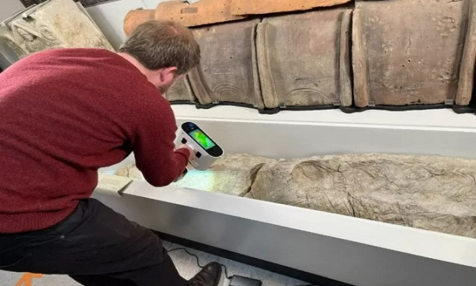 Trong nghiên cứu mới công bố, các nhà khoa học ở Đại học York, Anh đã thu thập ảnh quét 3D của 16 ngôi mộ đổ đầy thạch cao trong quan tài. Những mộ cổ này thuộc nền văn minh La Mã cổ đại.