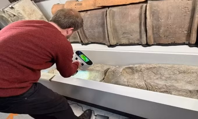 Trong nghiên cứu mới công bố, các nhà khoa học ở Đại học York, Anh đã thu thập ảnh quét 3D của 16 ngôi mộ đổ đầy thạch cao trong quan tài. Những mộ cổ này thuộc nền văn minh La Mã cổ đại.