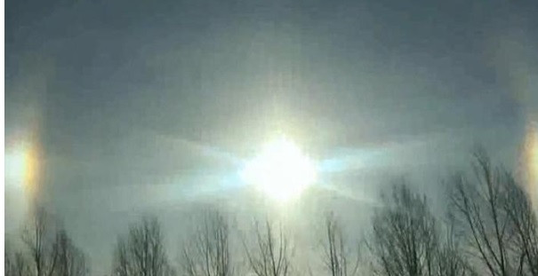 Hiện tượng "Mặt trời giả" chỉ xảy ra khi đạt các điều kiện khí tượng nghiêm ngặt, bao gồm cả yếu tố nhiệt độ phải dưới mức -20 độ C… Theo các chuyên gia, hiện tượng này có thể xuất hiện vào mọi thời điểm trong năm nhưng tường xảy ra vào các tháng: 1, 4, 8 và 10.