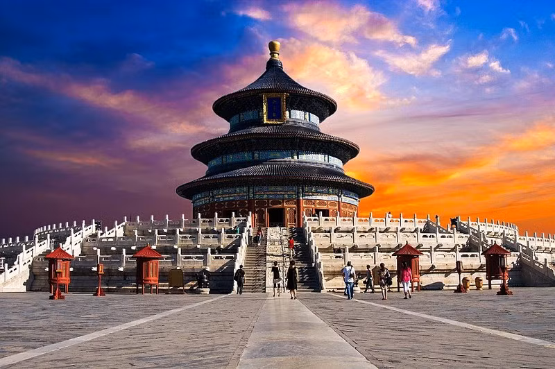 Tại thời Minh Thành Tổ Vĩnh Lạc Đế, quần thể Thiên Đàn bắt đầu được xây dựng như một nơi thực hiện các nghi lễ tế vị thần.