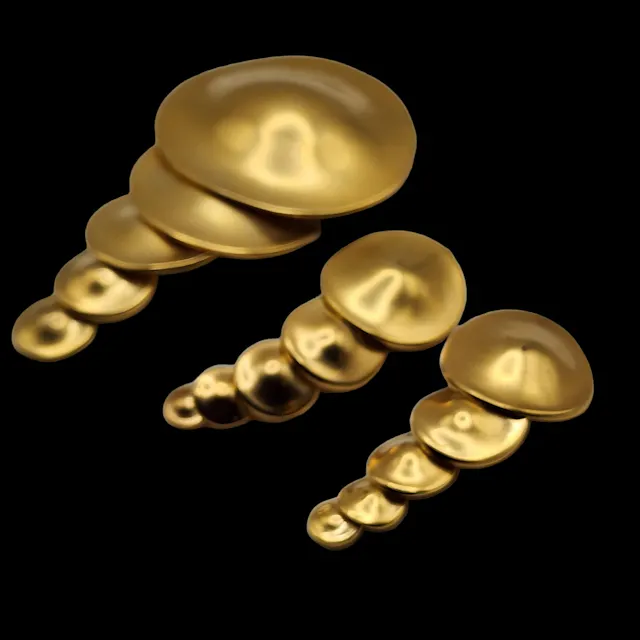 Có nhiều truyền thuyết về việc có một chiếc hũ đựng vàng ở cuối cầu vồng, và theo quan điểm của người xưa, những chiếc cốc cầu vồng sẽ xuất hiện ở nơi cầu vồng chạm vào Trái Đất.