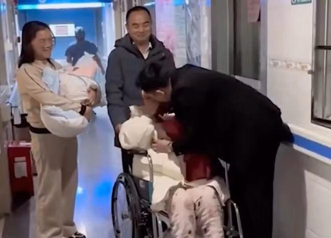 Chong quy lay cam on vo da 'lieu mang' sinh con trai nong MXH-Hinh-2