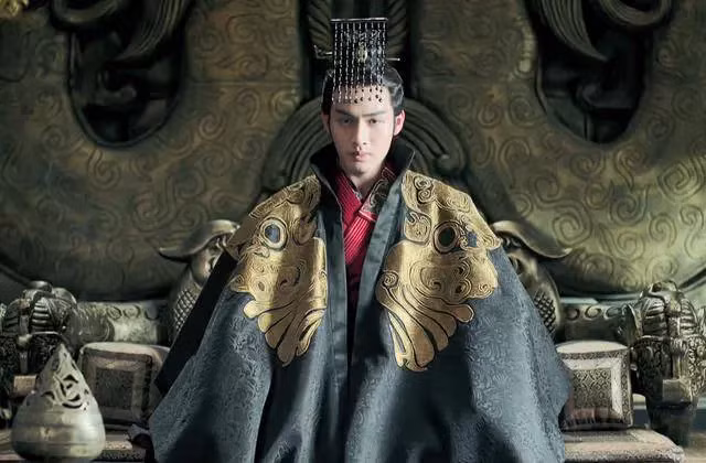 Tần Thủy Hoàng, người đã trở thành hoàng đế đầu tiên thống nhất Trung Quốc, từng gặp phải âm mưu ám sát từ Thái tử Đan của nước Yên.