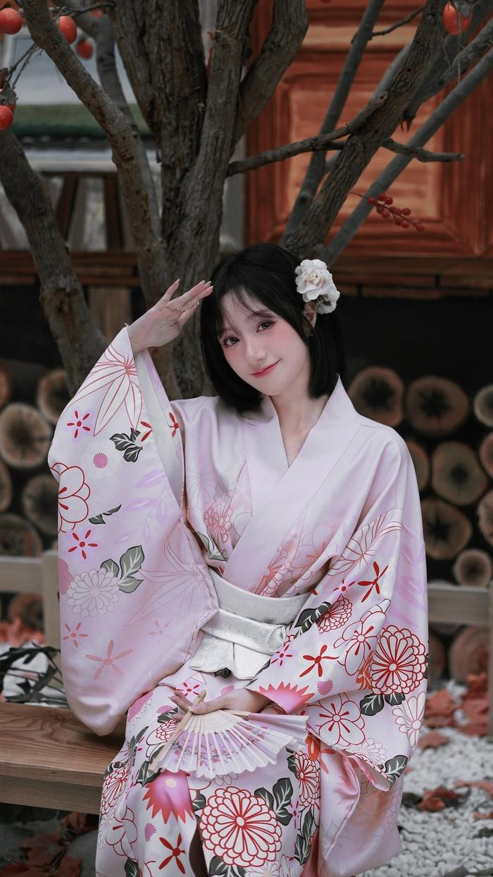 Nhay tang ban than lay chong, Tiktoker bi cu dan mang nhan xet cuc cang-Hinh-2