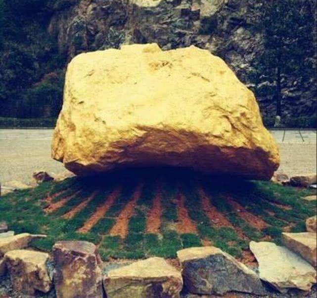 Hiện nay, nó được trưng bày gần lối vào của Công viên mỏ quốc gia, thu hút hàng nghìn du khách.